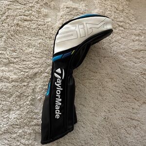TaylorMade SIM Black and White Headcover with Blue Accents